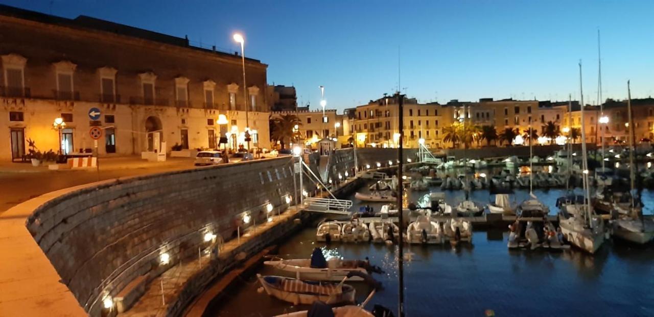 B&B Villa Mediterranee Con Parking Space トラーニ エクステリア 写真